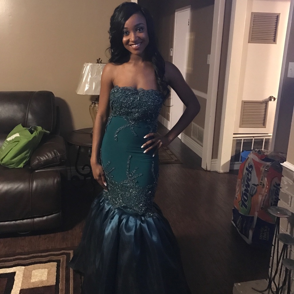 Prom Dress! - Picture 2 of 5